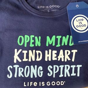 New with tags!! Women’s Life Is Good Tee Size Small